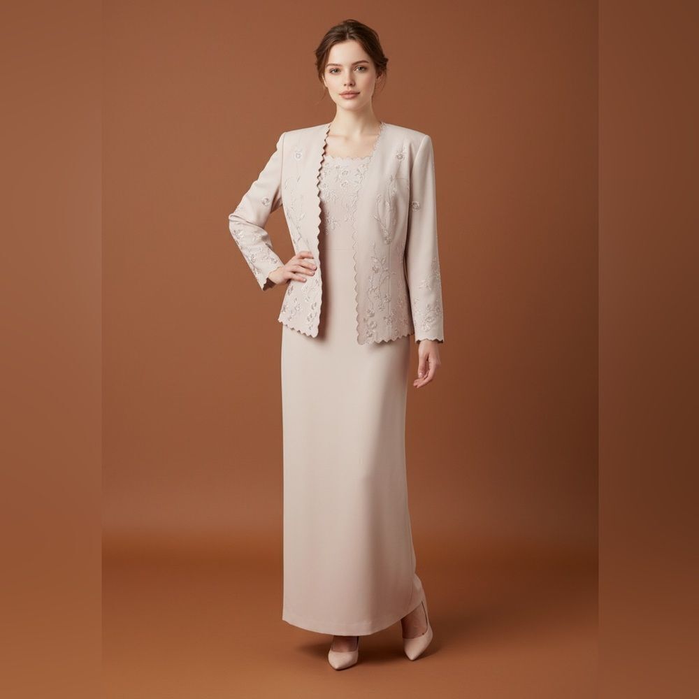 Chic Cream Women's Skirt Set